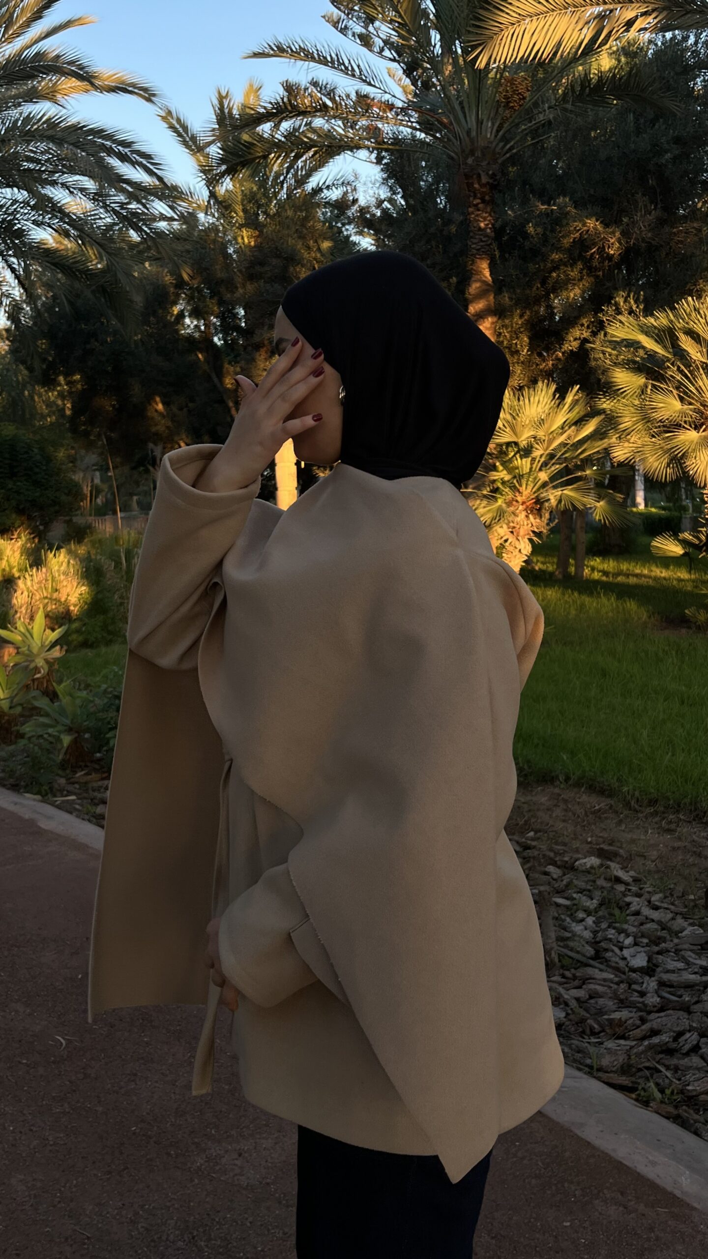 Cape Chic à Taille Ceinturée